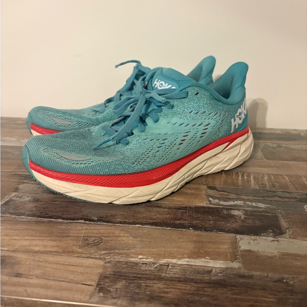 Hoka Women’s Clifton 8 Sneakers